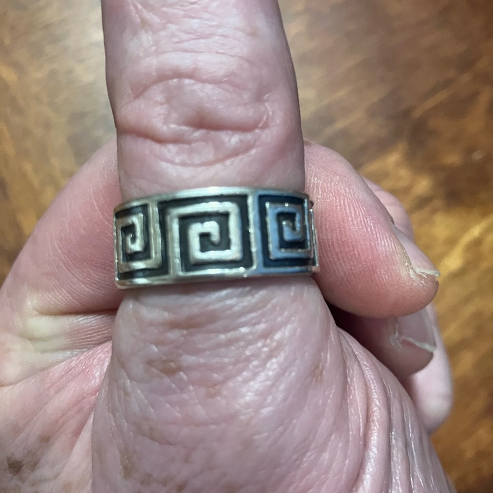 Silver Ring - Picture 2 of 3